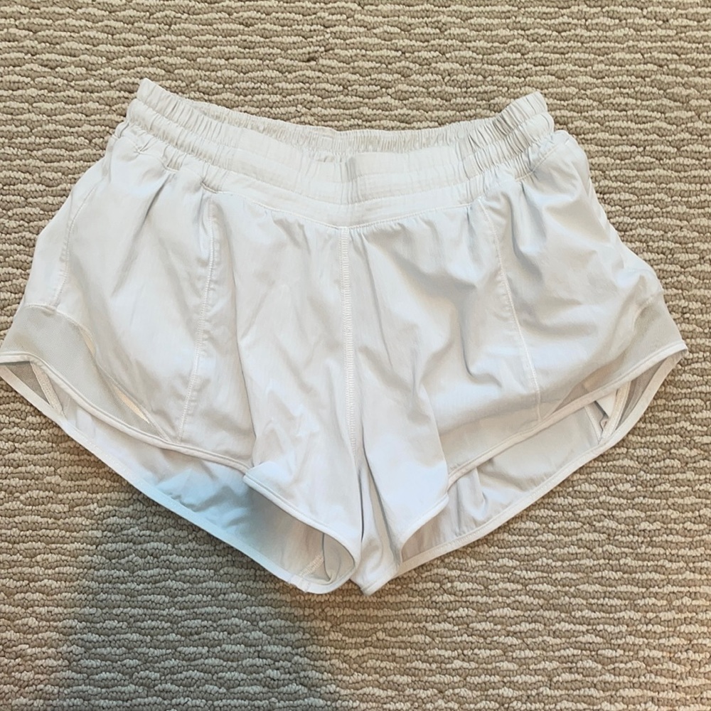 White 2.5” lululemon shorts